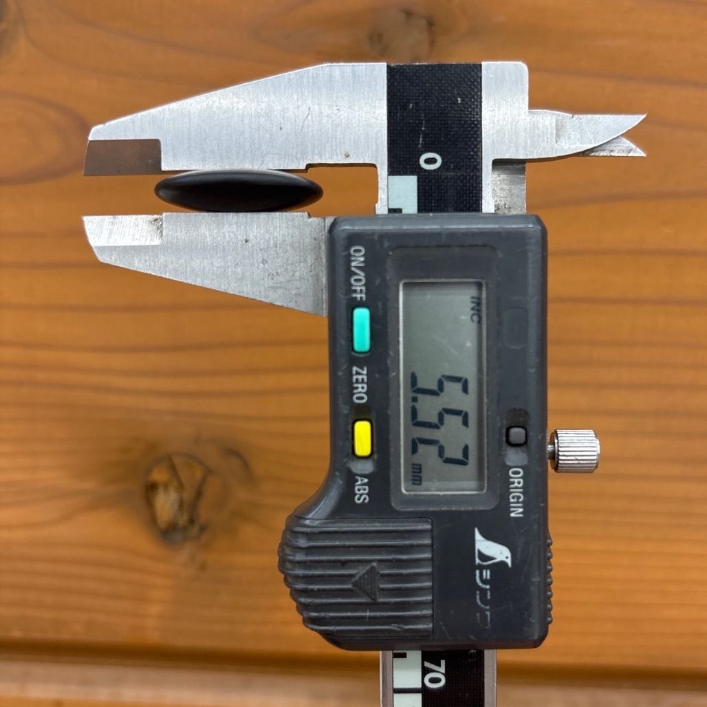 【碁笥付】蛤碁石34号 約9.6mm 那智黒石 白180個 黒174個 本格派の打ち心地！蛤碁石 那智黒石 碁石セット 木製碁笥付き 白180個
