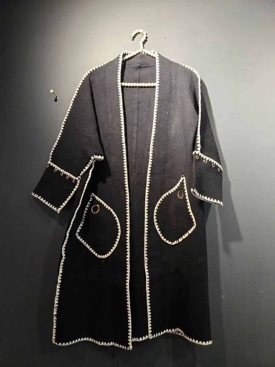 ブラック スティッチ POINT ロング コート