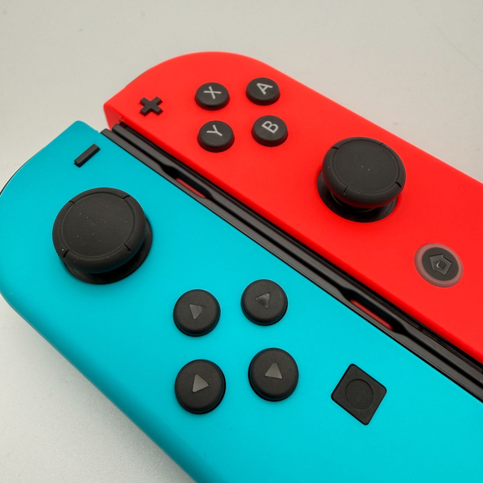 新古品】Nintendo Switch 本体 Joy-Con（L）ネオンブルー（R）ネオン