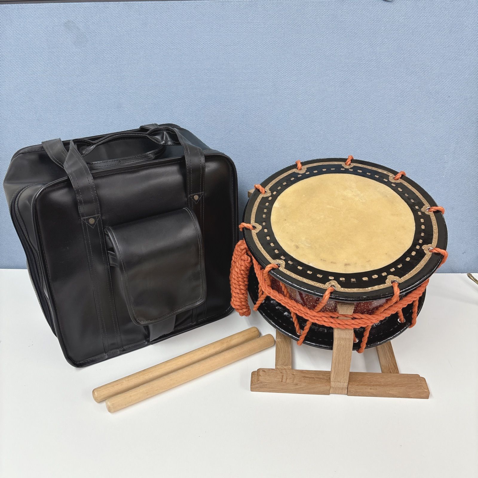 締太鼓　テレン台　バチ付　旧家蔵出し中古品 I635 🌈 締太鼓(しめだいこ) テレン台・バチ・専用鞄付き