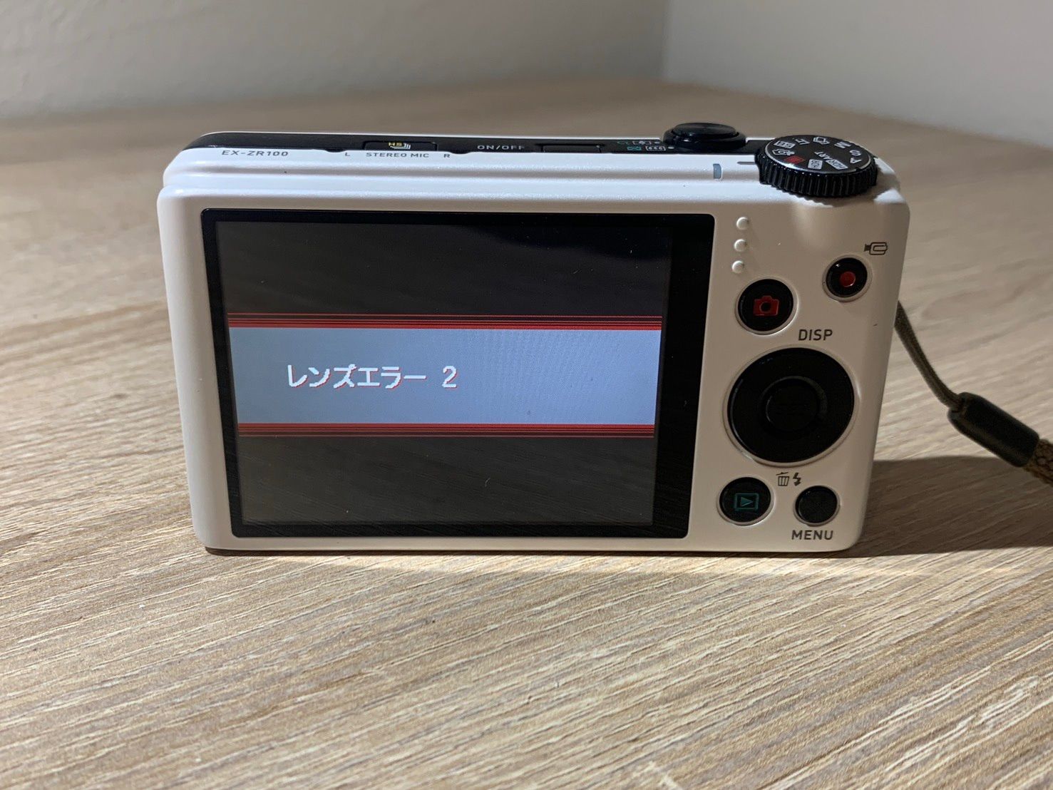 0884 Casio EXILIM EX-ZR100 ホワイト デジカメ やや訳アリ 【宅