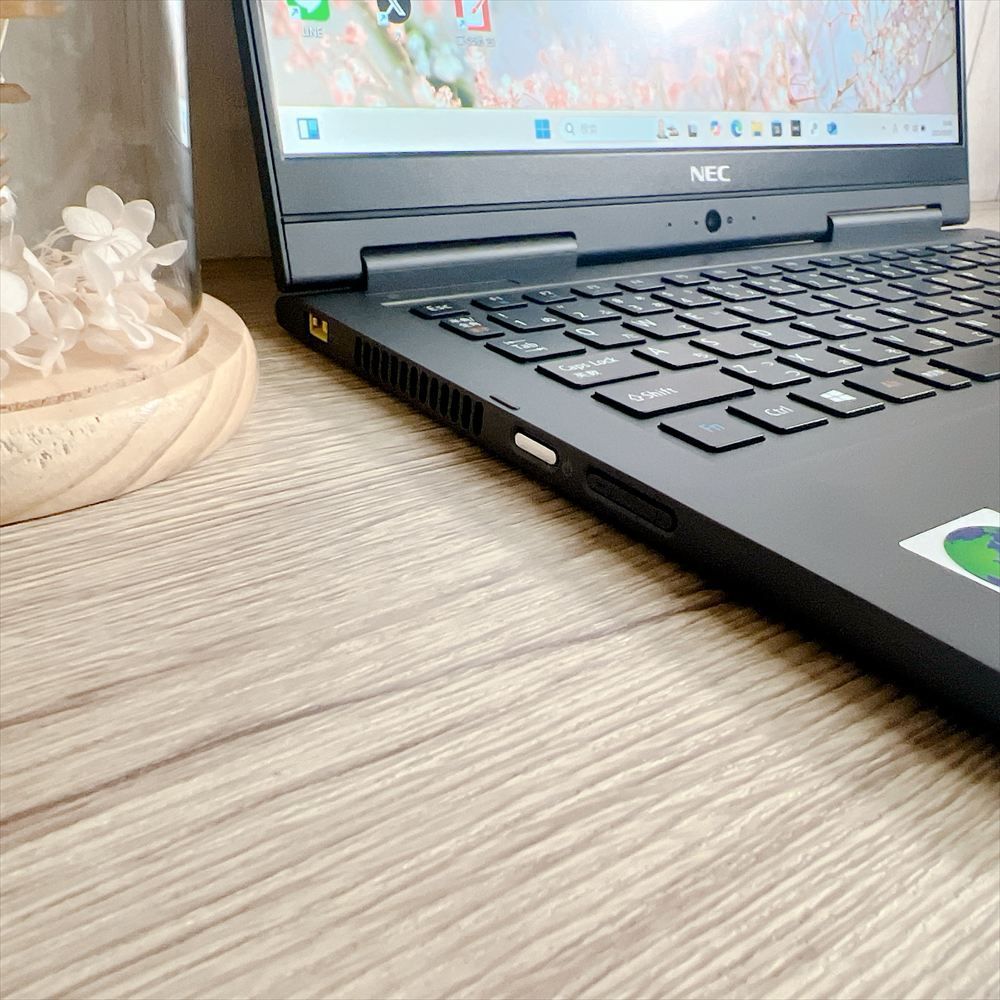 美品✨NEC Lavie Hybrid ZERO HZ350/GAB SSD付 - メルカリ