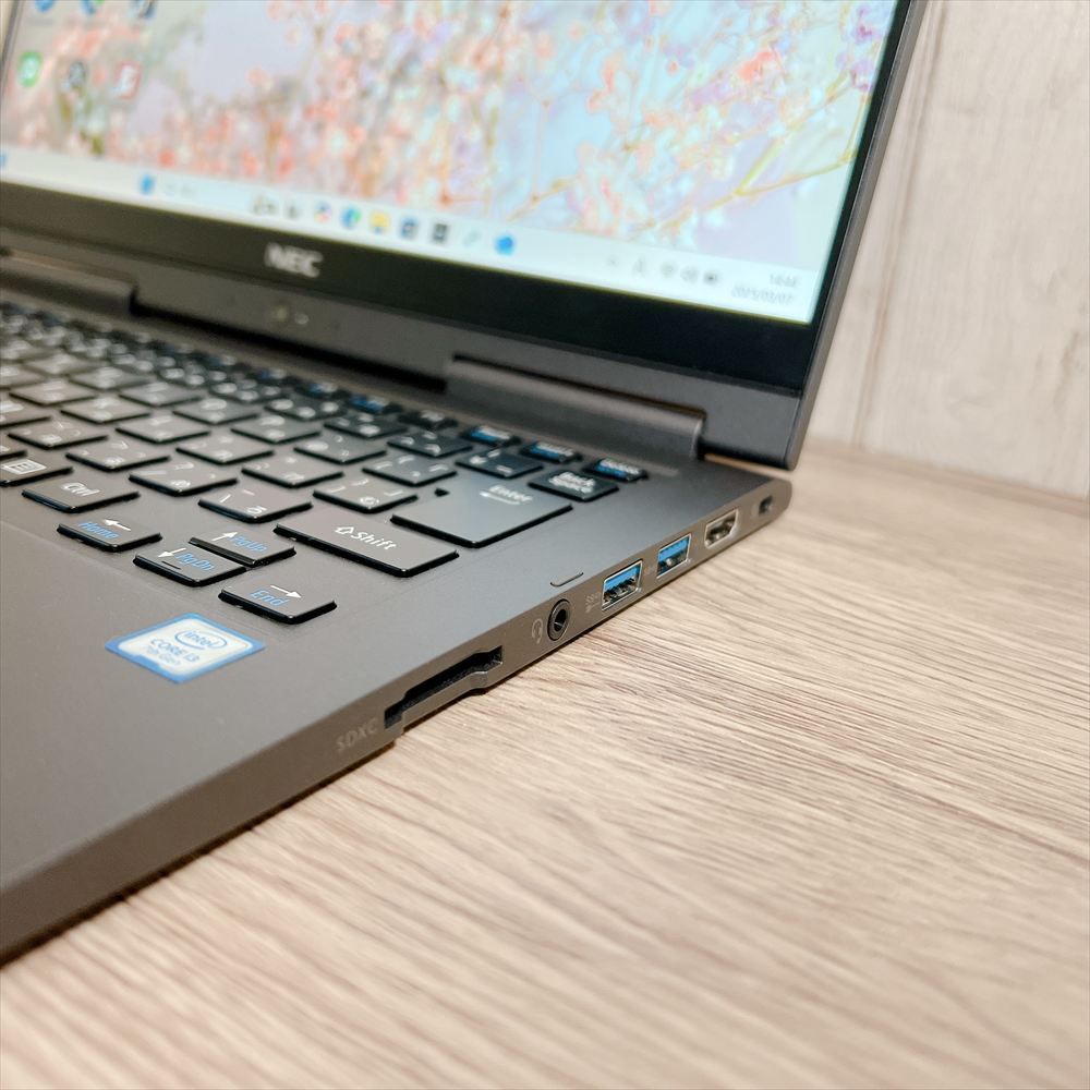 美品✨NEC Lavie Hybrid ZERO HZ350/GAB SSD付 - メルカリ