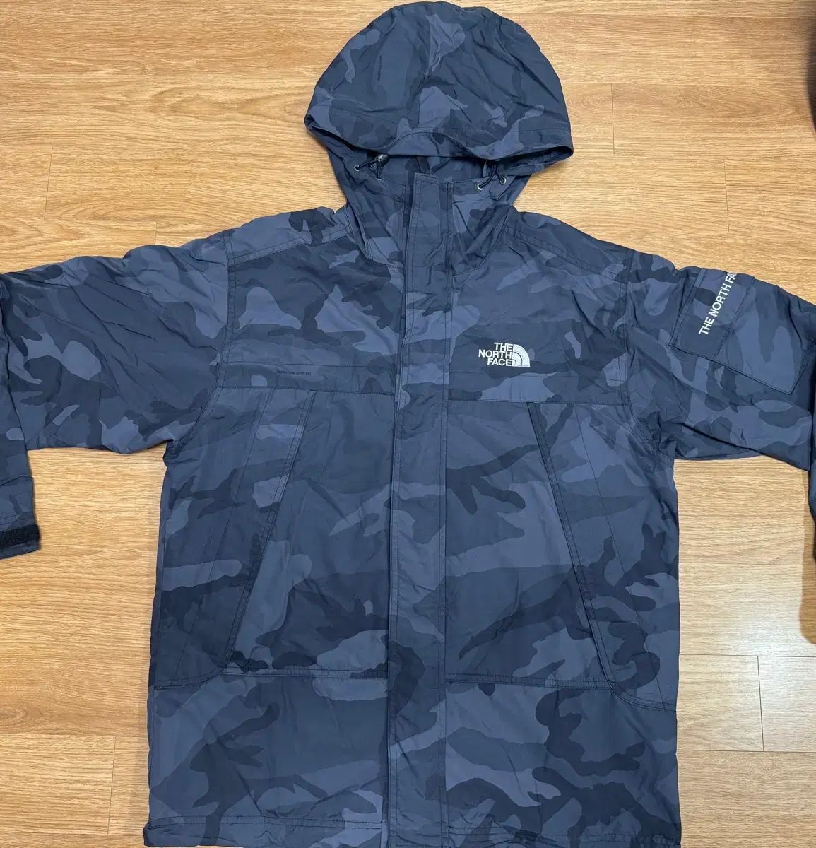 THE NORTH FACE ザノースフェイス カモフラージュ ウィンドブレーカー サイズ 90 実寸 95程度