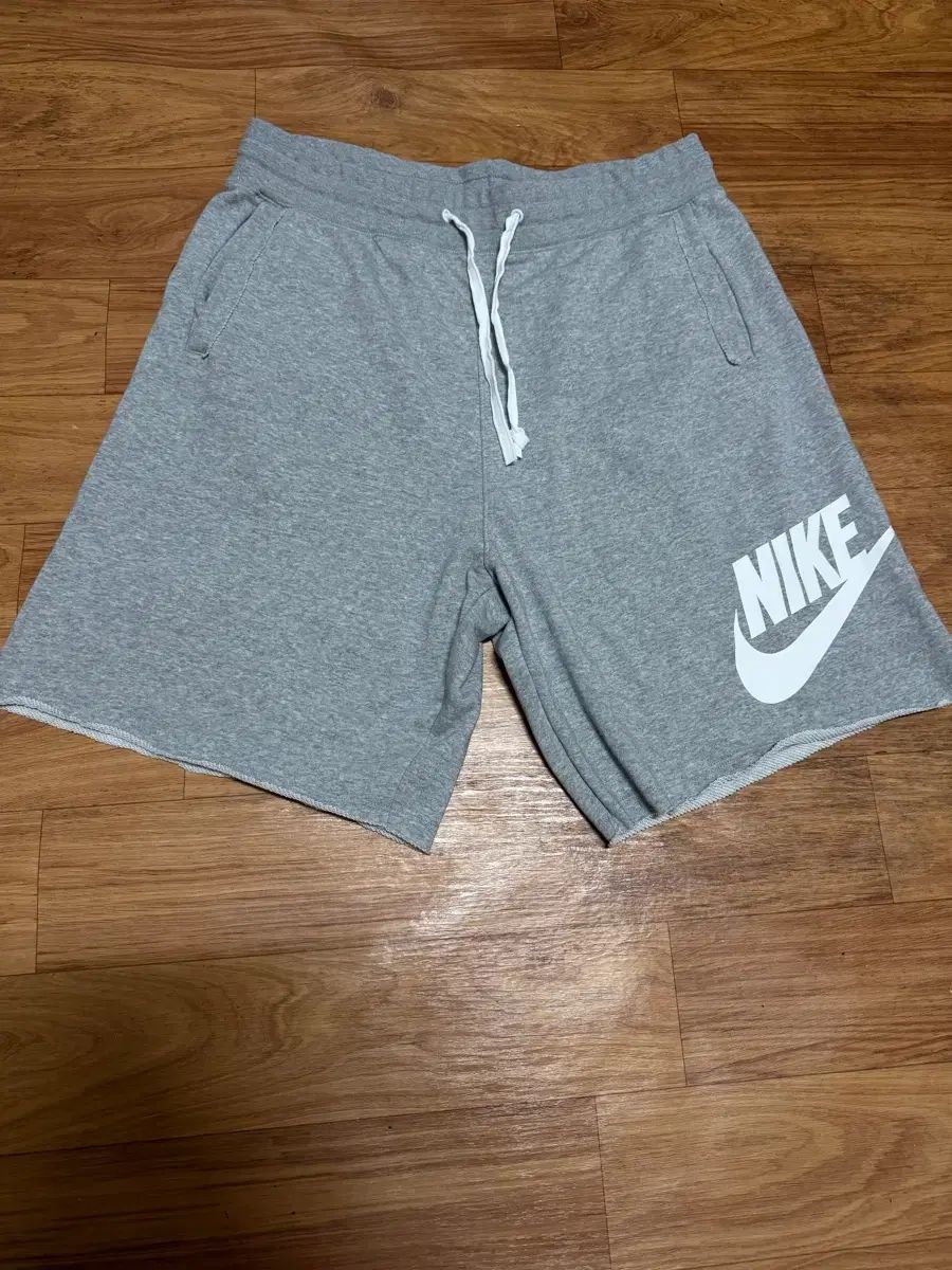 38 NIKE ハーフパンツ