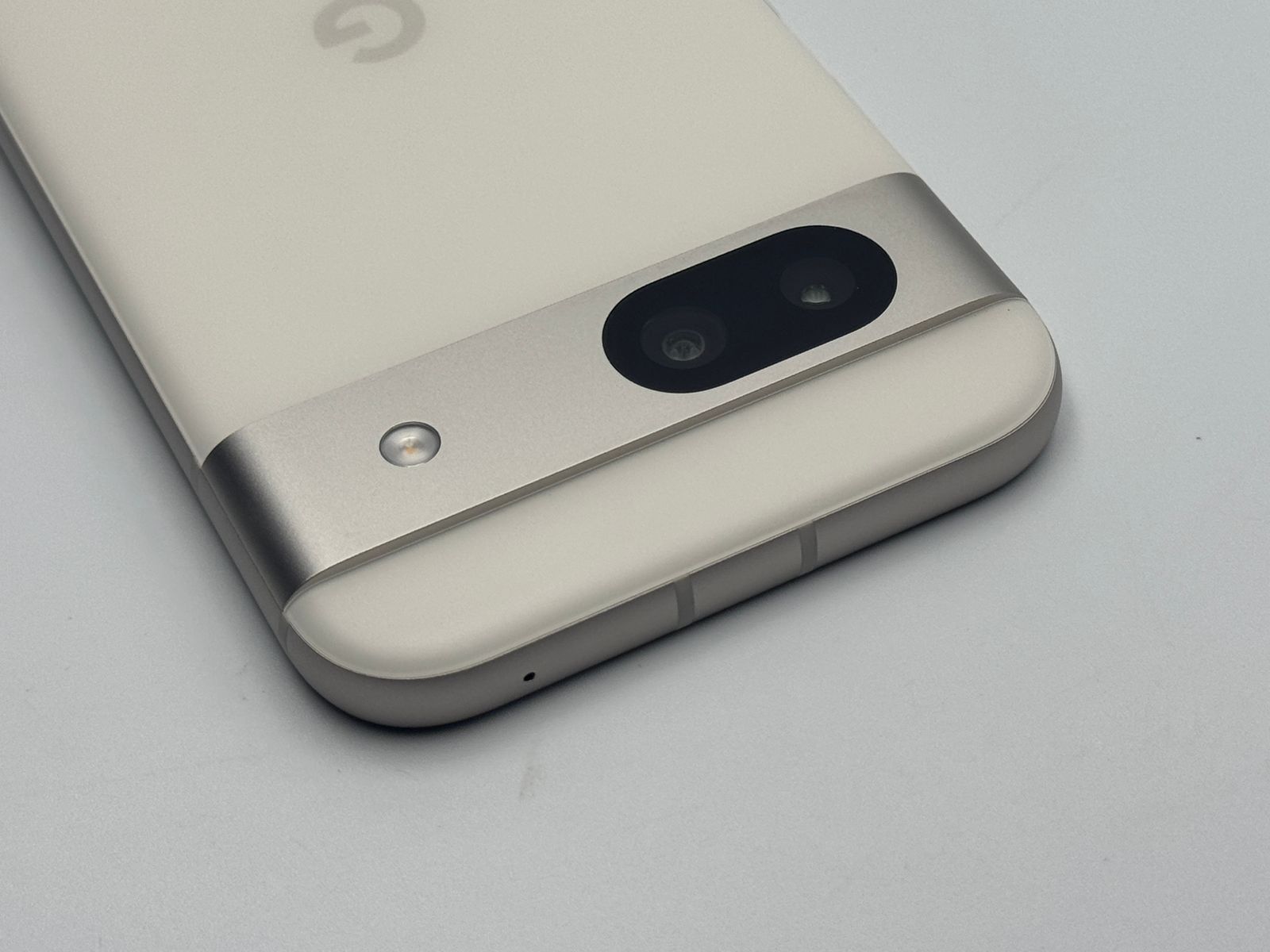箱付き中古A】Google Pixel 8a 128GB Porcelain SIMフリー 白ロム
