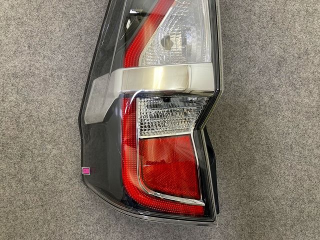 セレナ ハイウェイスター/C27/GFC27/GFNC27/GC27/GNC27 純正 後期 左