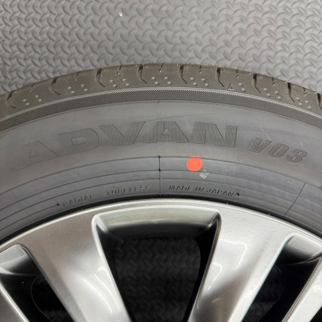 新車外し】40系 アルファードHV Z 純正18インチタイヤホイール4本 