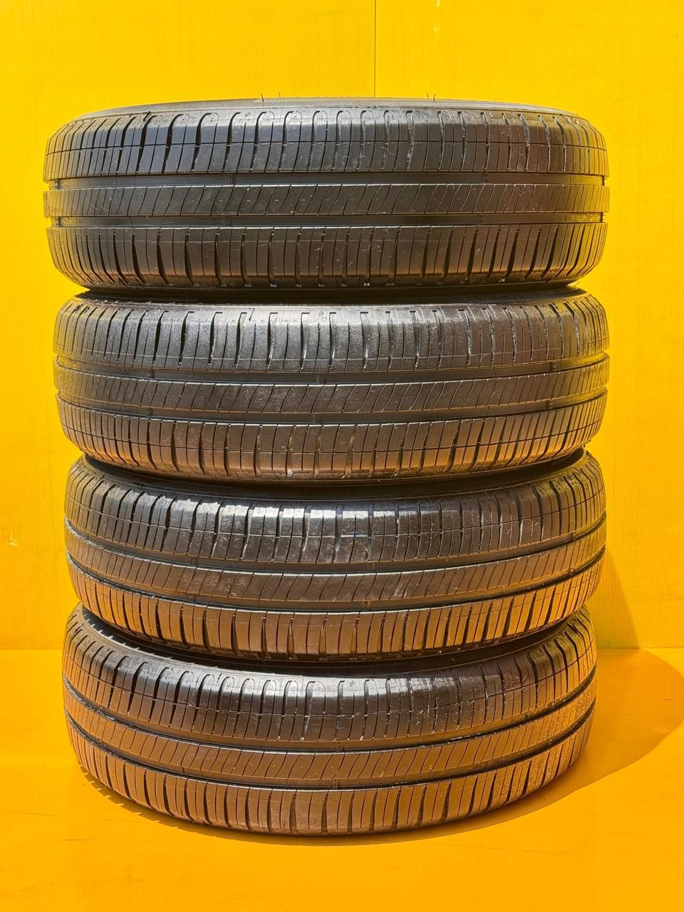 AT-471] 4本 ★2022★ ミシュラン タイヤ MICHELIN TYRE W8AX 165/70R14 85T ENERGY SAVER 溝 6.33/6.23/6.31/6.35mｍ タイ製