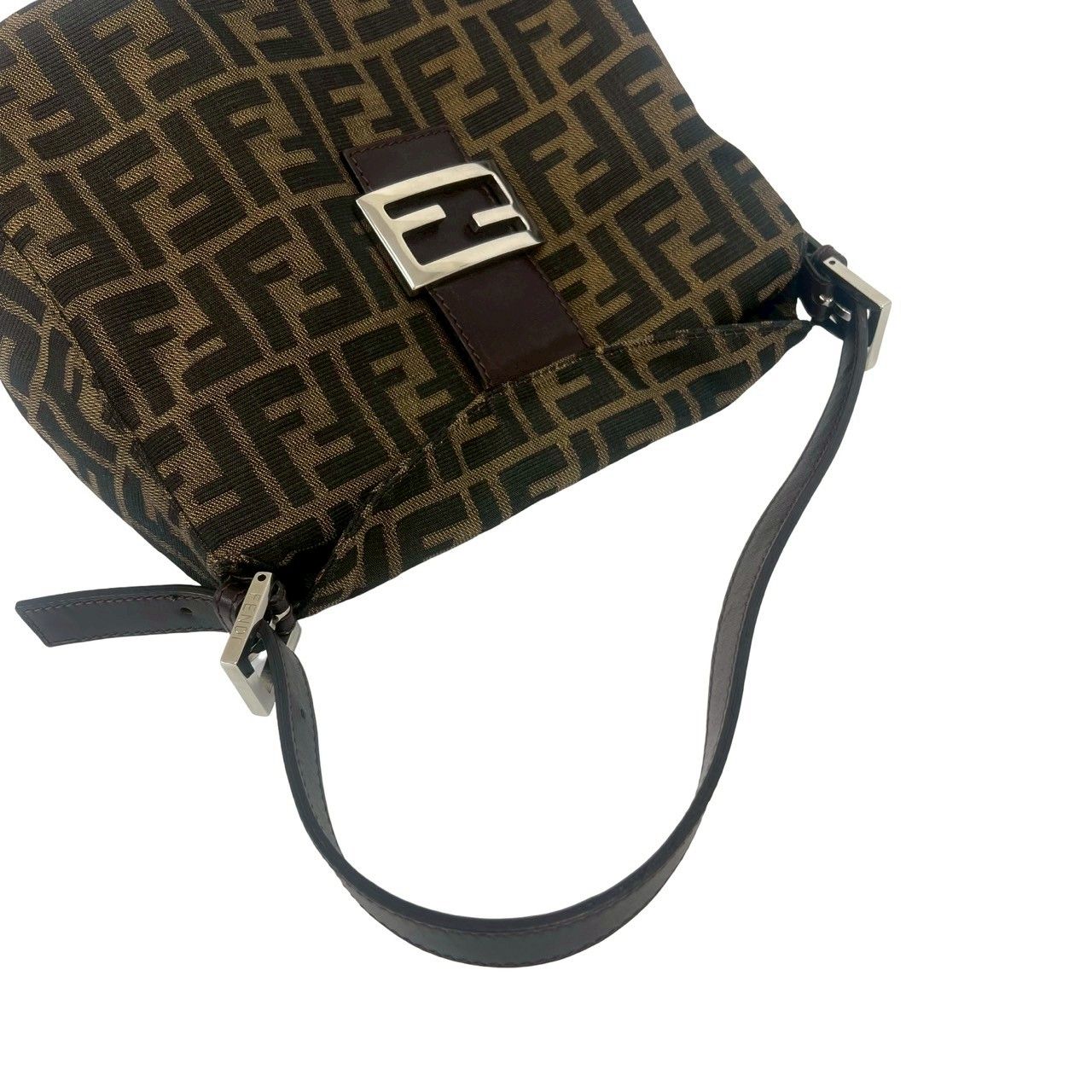 美品　FENDI フェンディ マンマバケット ズッカ FF ワンショルダーバッグ 極 美品 FENDI フェンディ ヴィンテージ マンマバケット ズッカ 柄 FF