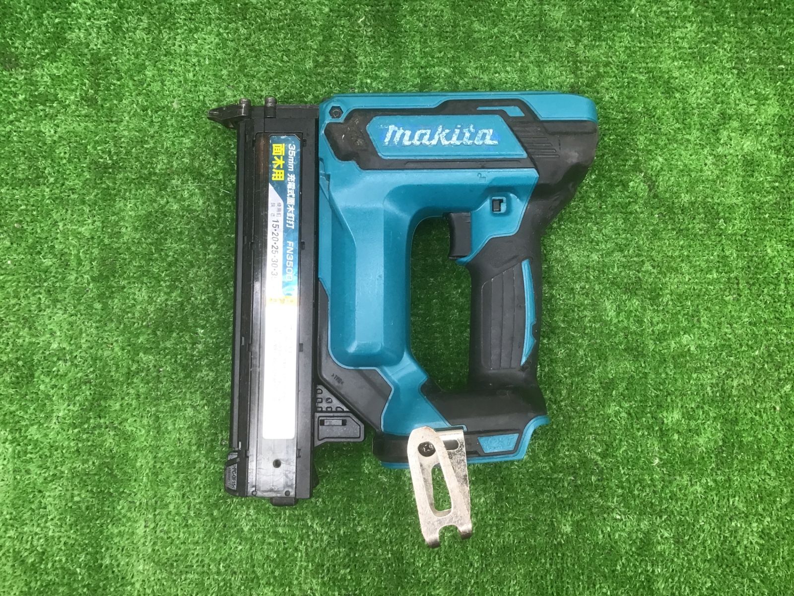 【中古動作品】makitaマキタ 充電式35mm面木釘打ち機 FN350DZ◆アクトツール富山店◆Ｃ