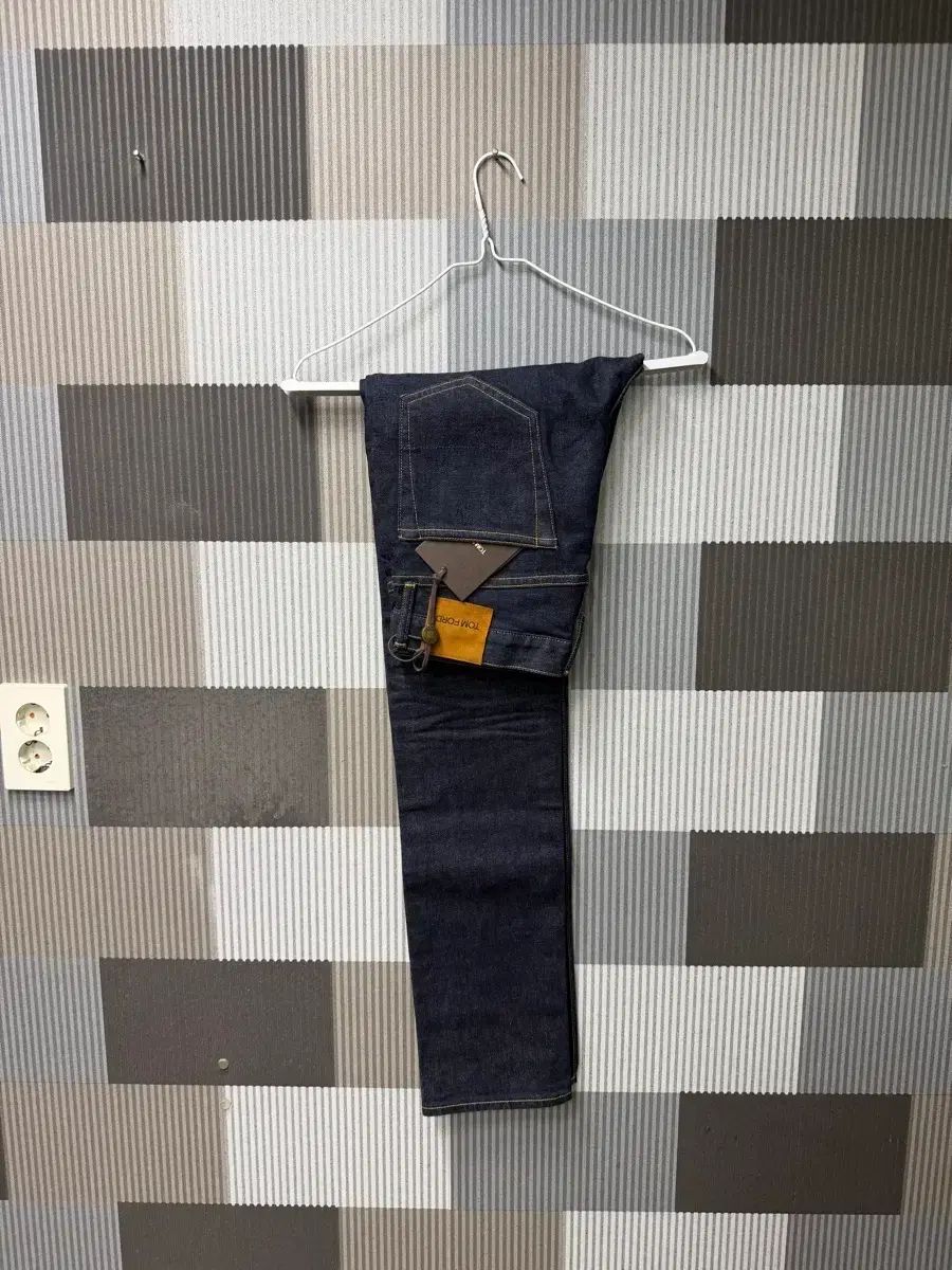 (30) TOM FORD トムフォード スリムフィット 生デニム 新品