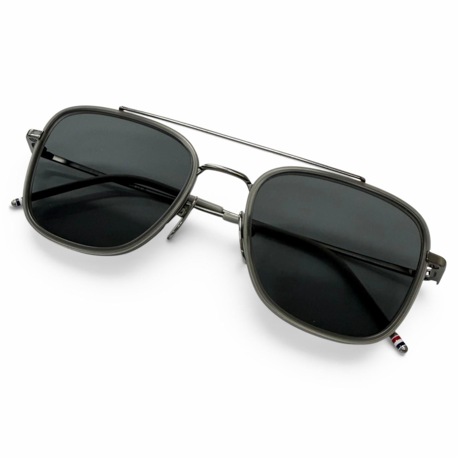 美品□THOM BROWNE トムブラウン UES800A トリコロール ツーブリッジ サングラス ガンメタリック グレー系レンズ 51□20-141 日本製 メンズ