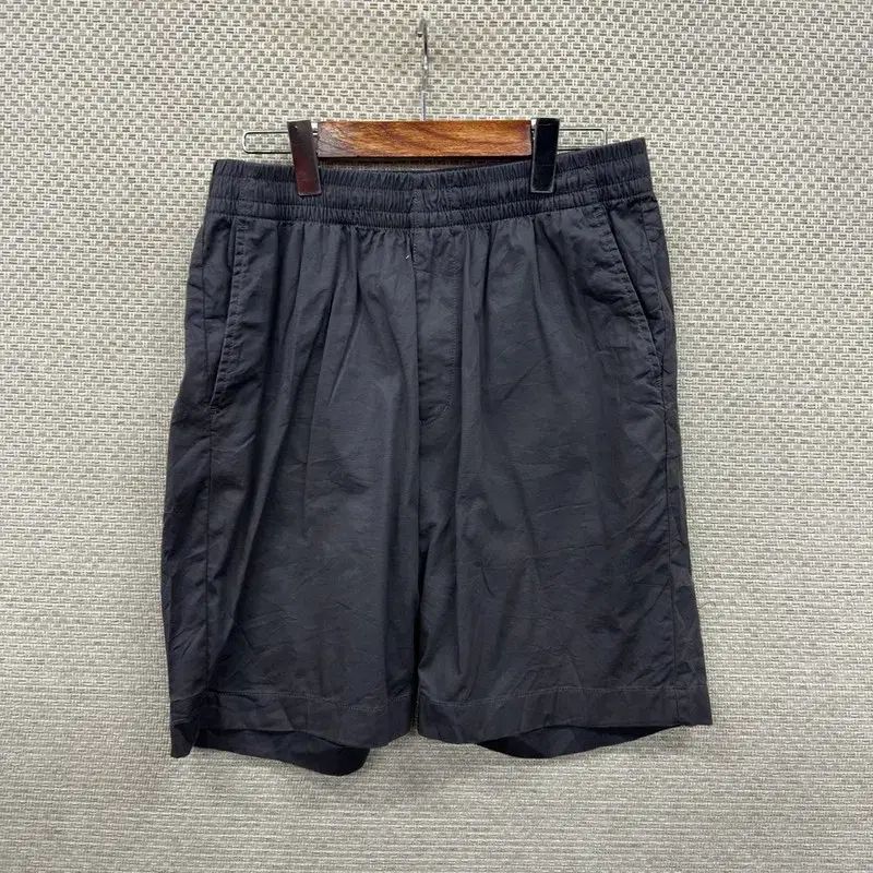 ユニクロ ジャージ ハーフパンツ M D02688 4,114円