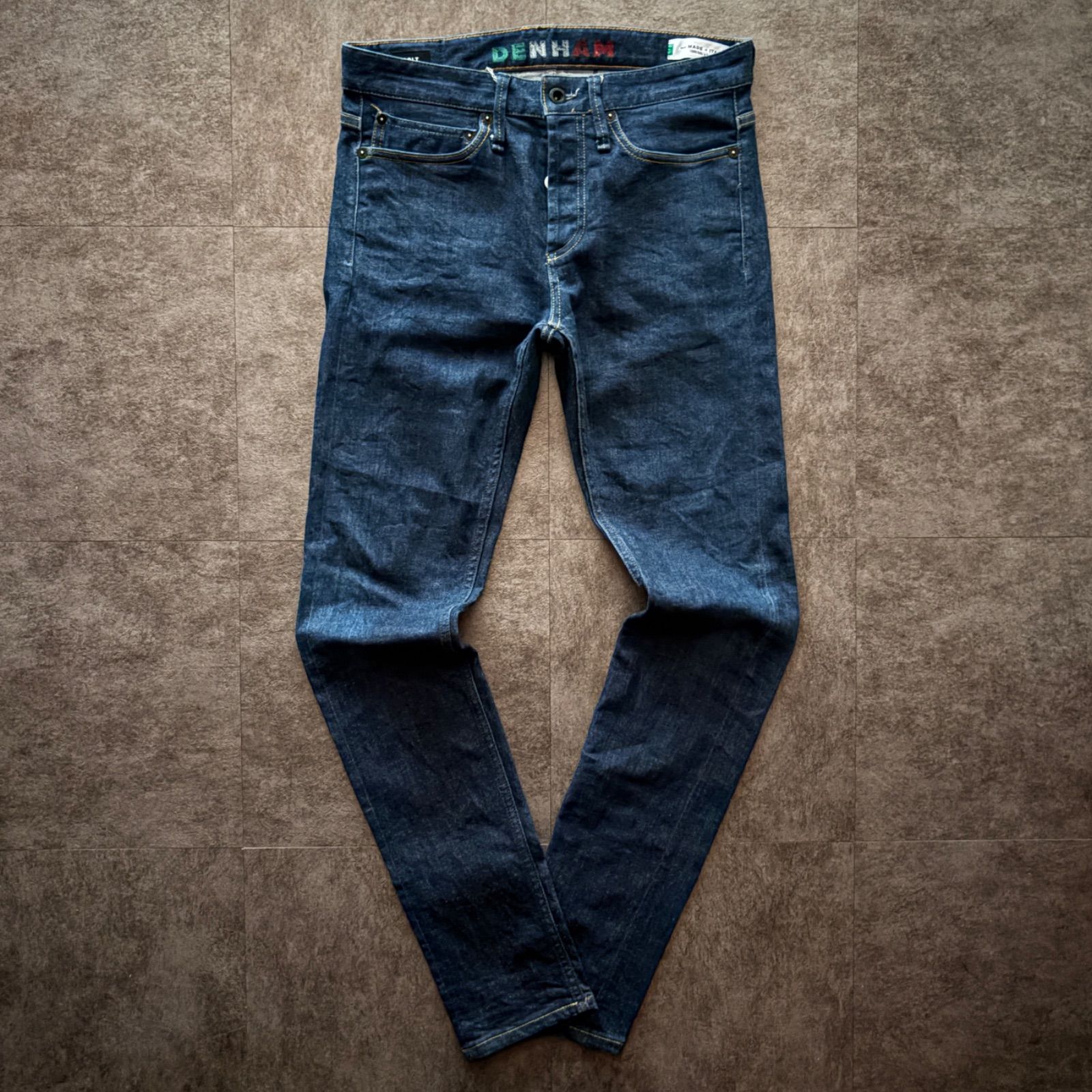 デンハム DENHAM デニム ジーンズ ジーパン BOLTSKINNYFIT イタリア製 濃紺 インディゴブルー ストレッチ カンディアーニ社製 赤耳 セルビッジ 刺繍 W31 L32 革パッチ アメカジ y2k グランジ パンク ストリート 古着