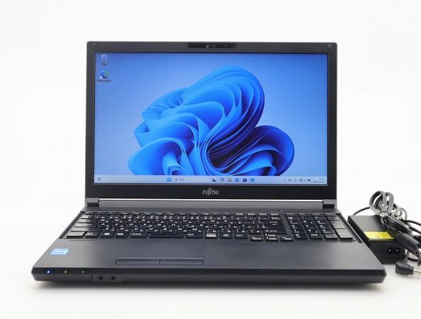 富士通 LIFEBOOK A5511/G Core i3-1125G4 2GHz 8GB 256GB 15.6インチ非光沢 FWXGA Windows11 Pro 64bit 中古