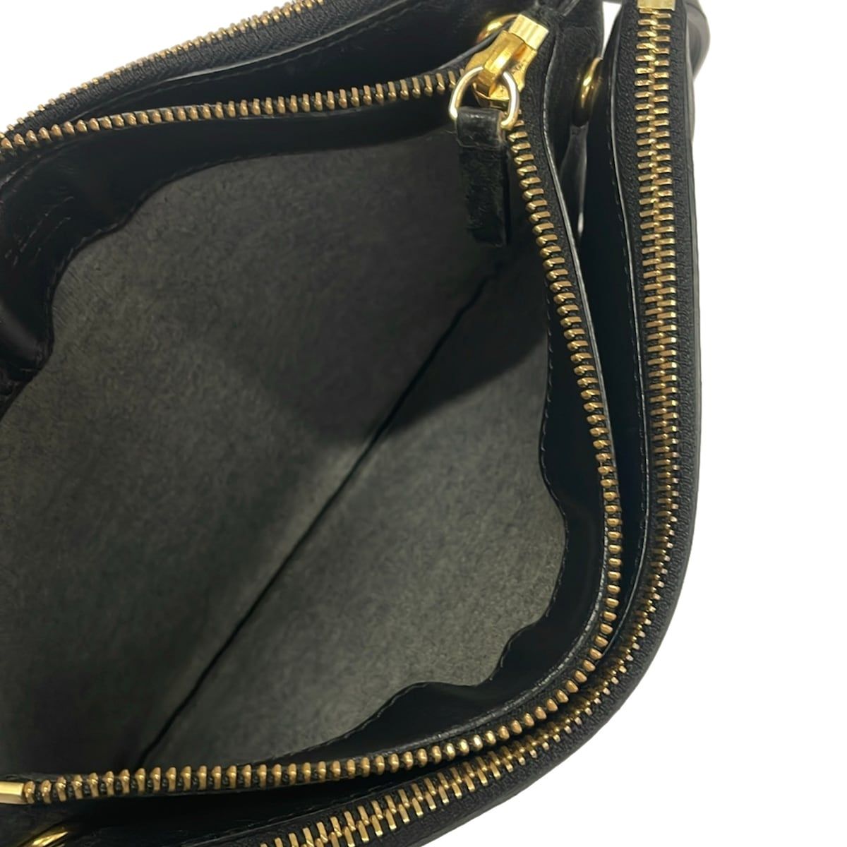 CELINE(セリーヌ) ショルダーバッグ トリオラージ 黒 レザー - メルカリ