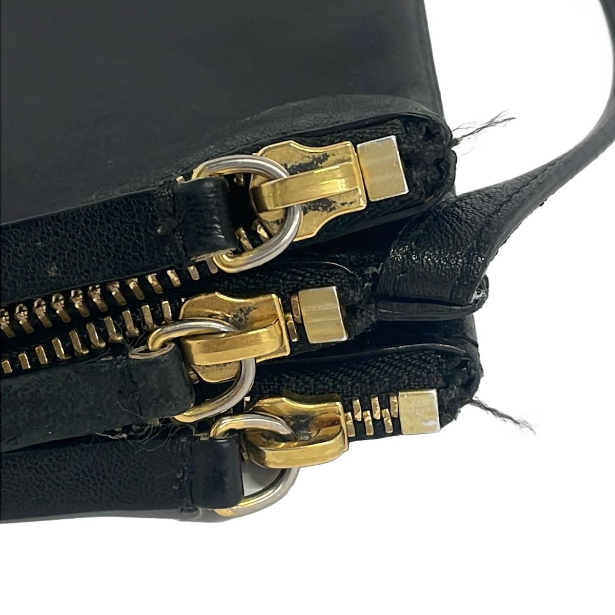 CELINE(セリーヌ) ショルダーバッグ トリオラージ 黒 レザー - メルカリ
