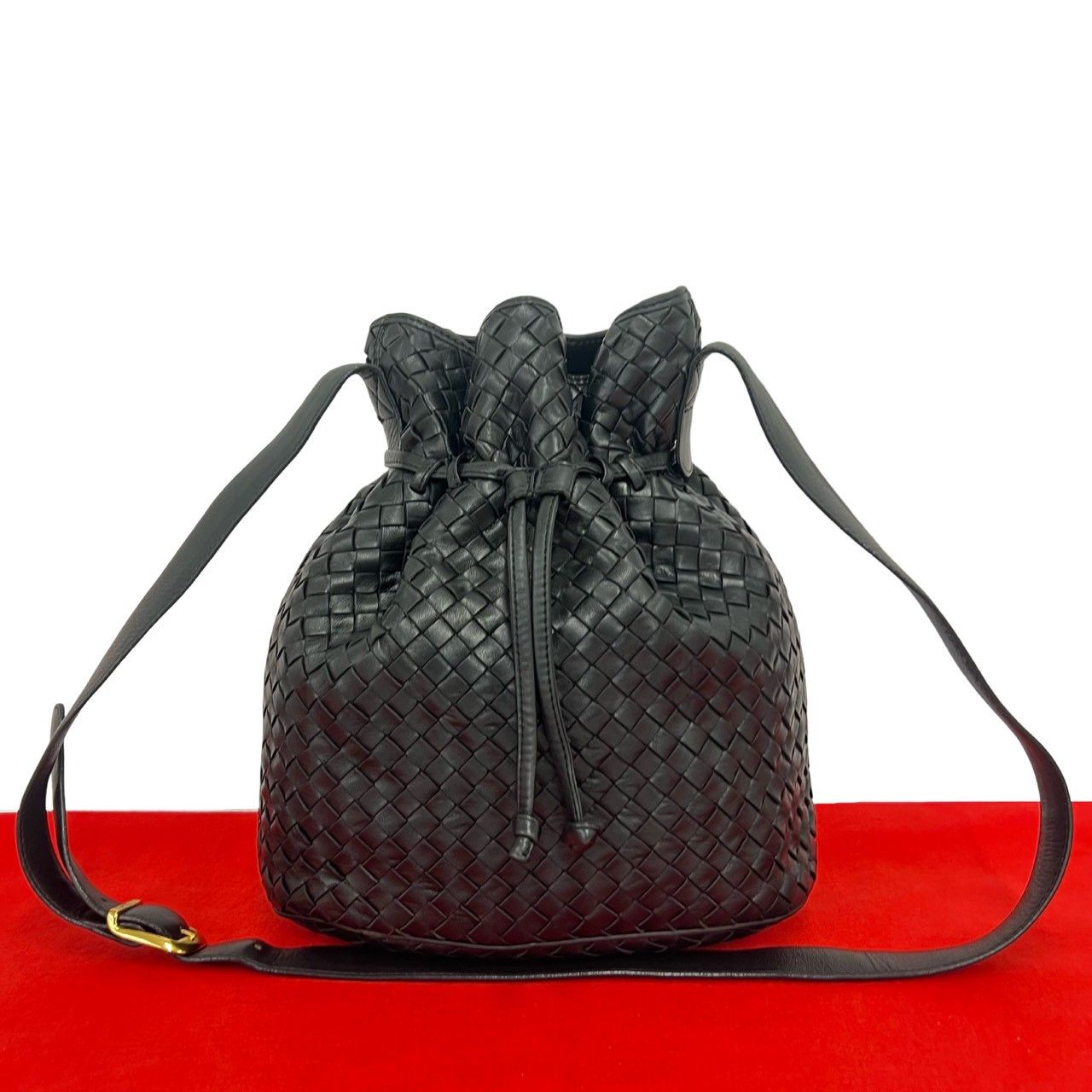 極 美品 BOTTEGA VENETA ボッテガヴェネタ イントレチャート レザー 本革 巾着 ショルダーバッグ クロスボディバッグ ブラック 73506