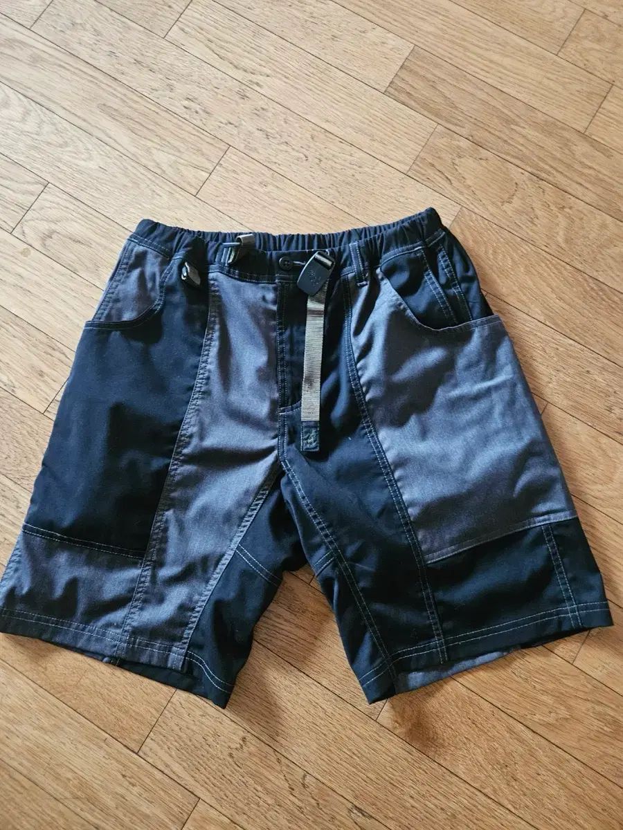 グラミチ EASTLOGUE シェルギア ショーツ ハーフパンツ ブラック/グレー ガジェット