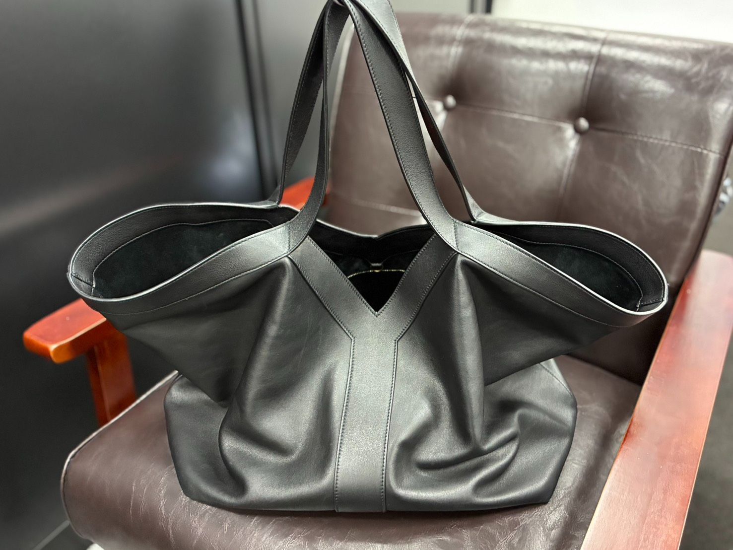 【中古】SAINT LAURENT Yトート バッグ レザー ブラック 817602 Y Tote Bag 90320629