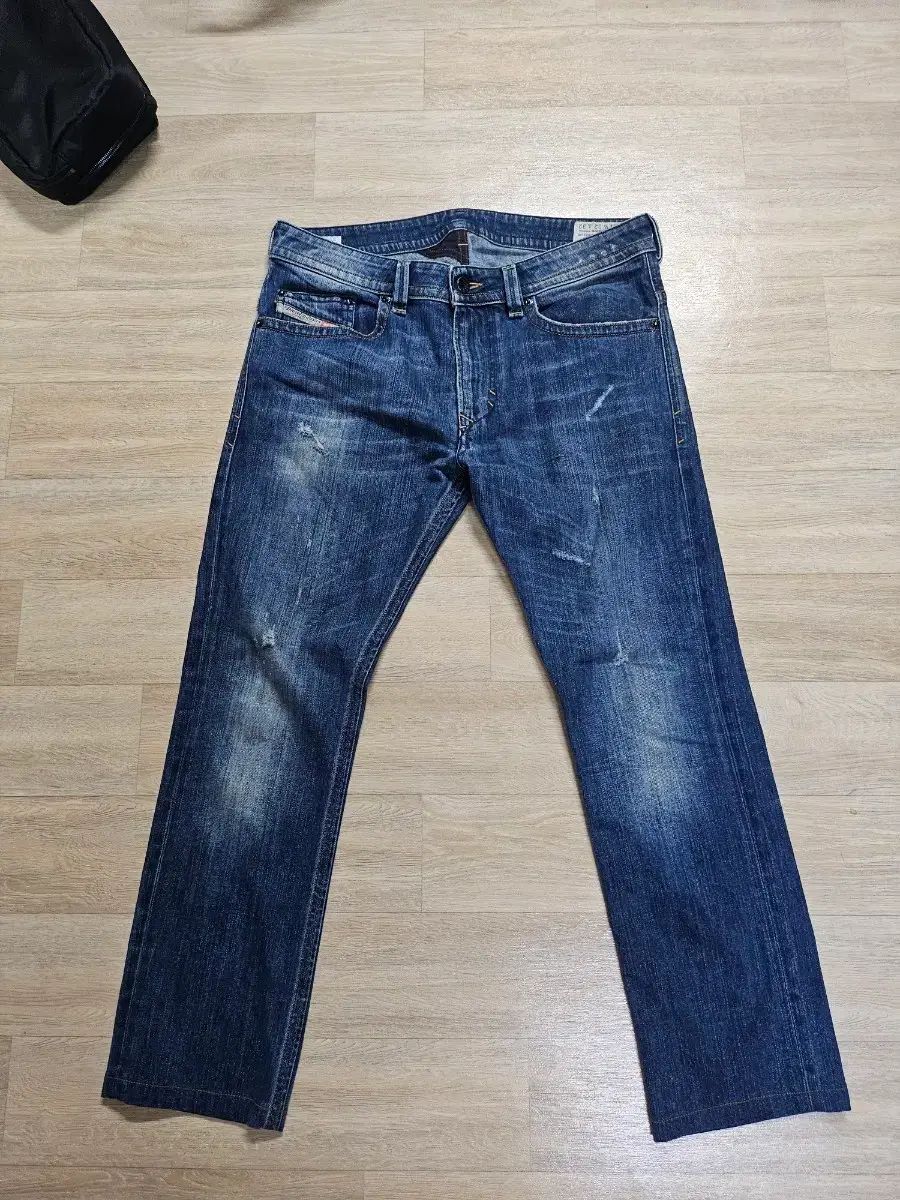 DIESEL デニムパンツ 32サイズ