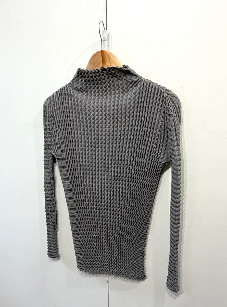 23SS ISSEY MIYAKE プリーツ トップス