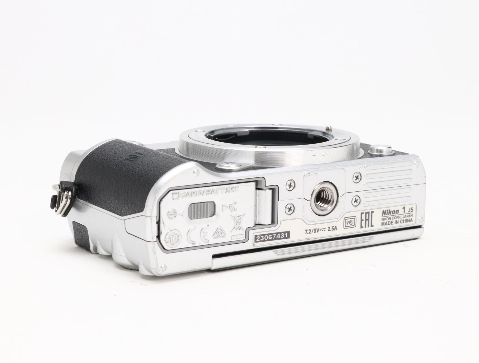 Nikon ニコン Nikon 1 J5 ボディ シルバー シャッター数9450 Nikon 1 J5 ダブルズームレンズキット シルバー シャッター回数 約4700