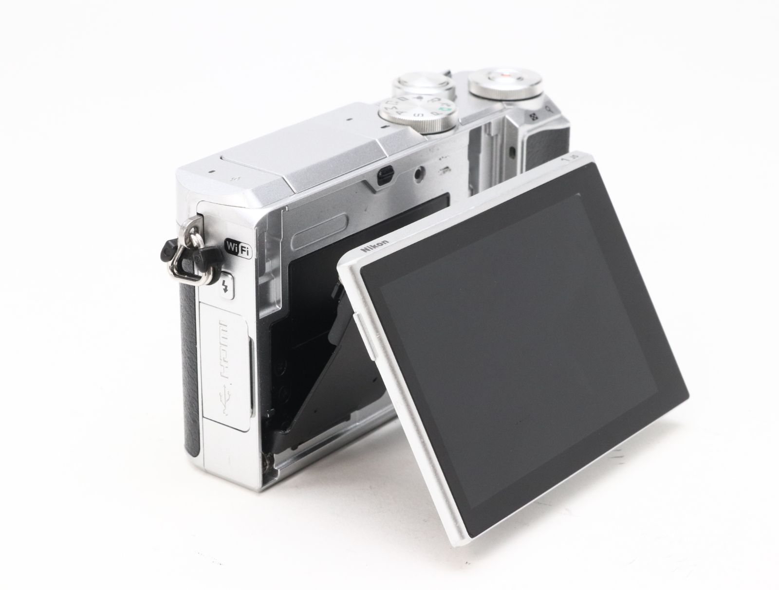 B (並品) Nikon ニコン 1 J5 シルバー ボディ シャッター数 12,780枚