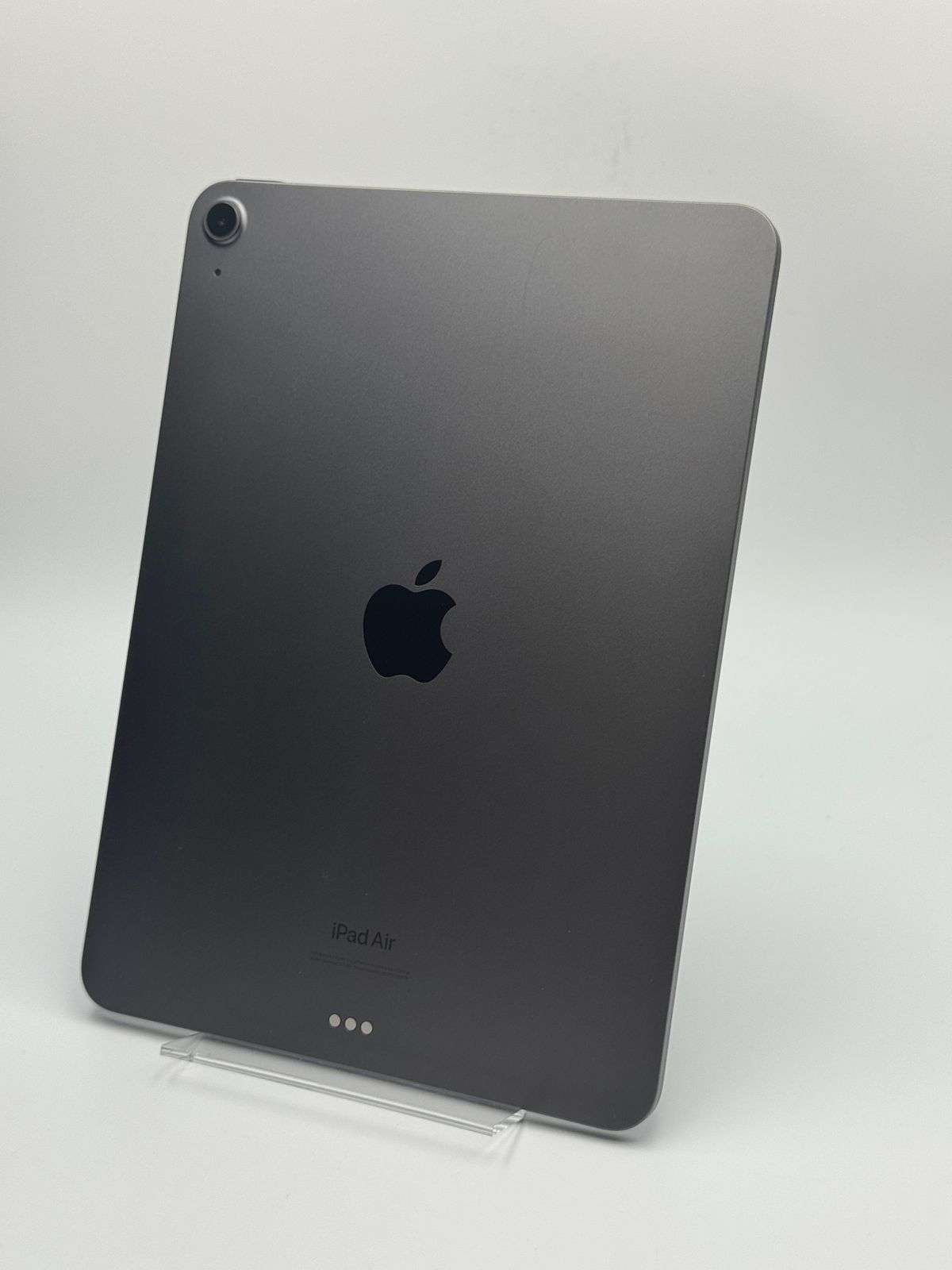【中古B】iPad Air 5 64GB スペースグレイ Wi-Fi バッテリー【74%】