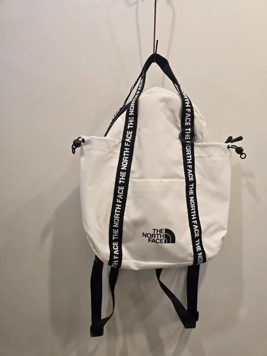 THE NORTH FACE ザノースフェイス 白 ショルダーバッグ