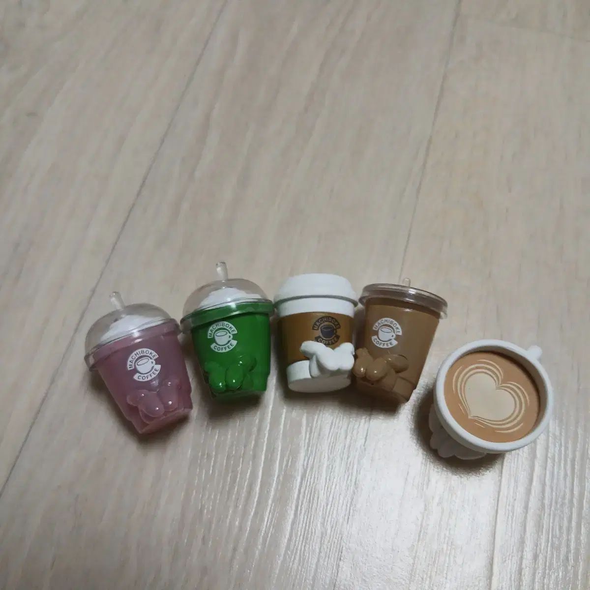 バンダイはいつ来るかな 麻ボーカフェの場合 コーヒーフラッペ ガチャ フィギュア