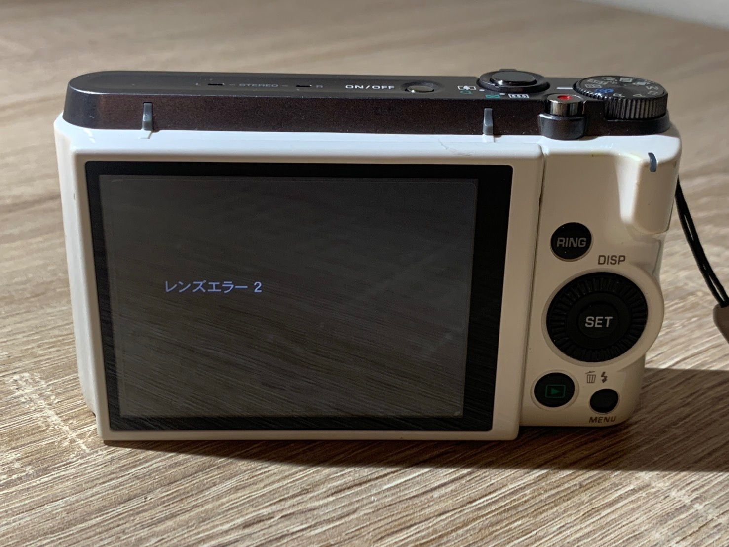 0908 Casio EXILIM EX-ZR1100 ホワイト デジカメ 動作確認済み やや訳
