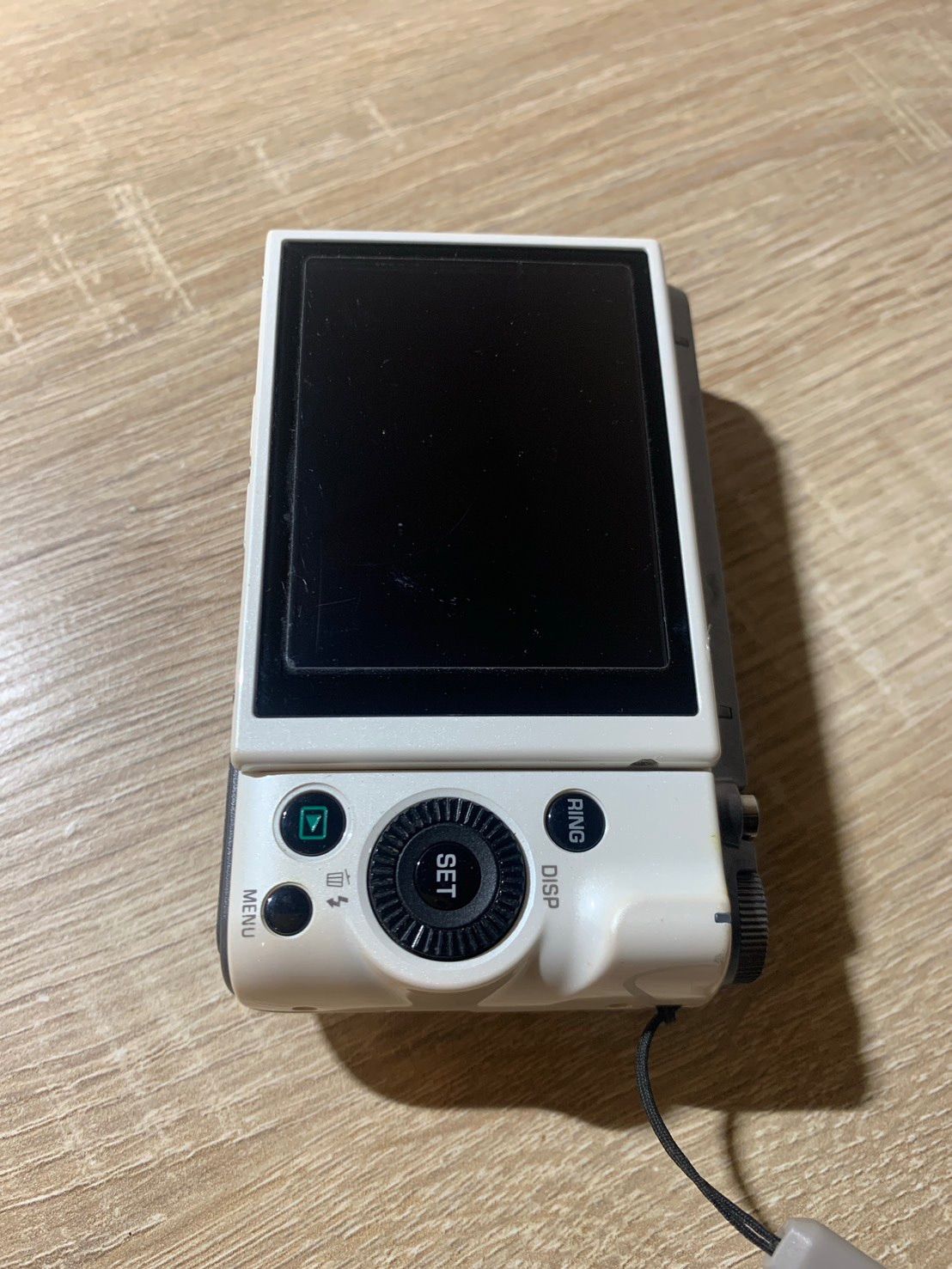 0908 Casio EXILIM EX-ZR1100 ホワイト デジカメ 動作確認済み やや訳