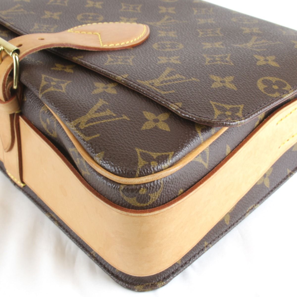 ブランド別 LOUIS VUITTON ルイヴィトン モノグラム カルトシエール26