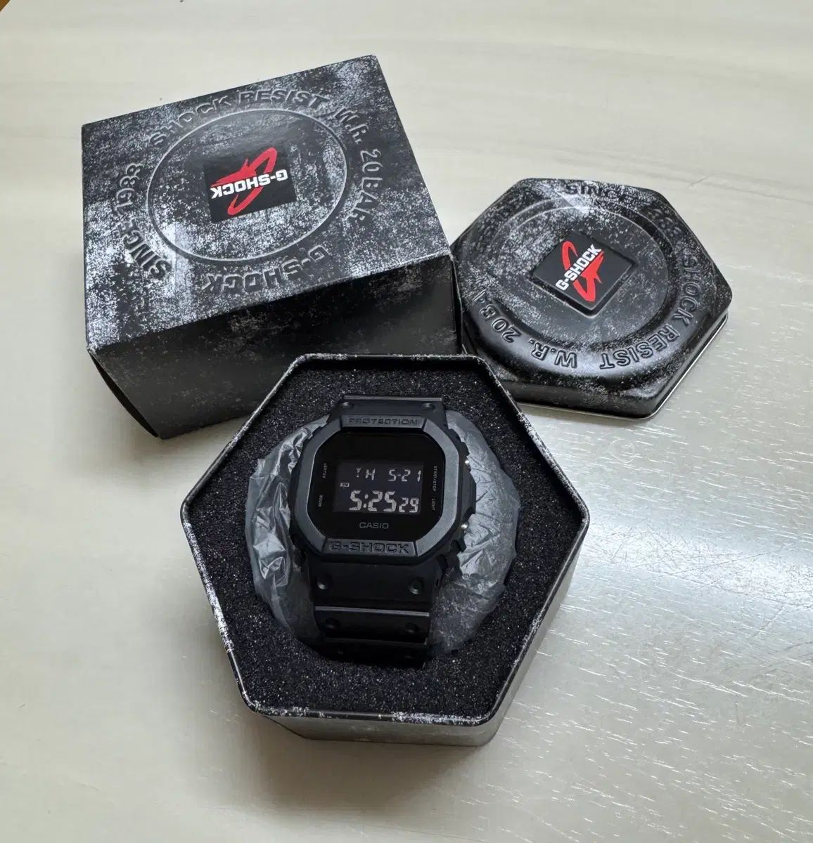 CASIO G-SHOCK DW-5600BB 電子リストウォッチ