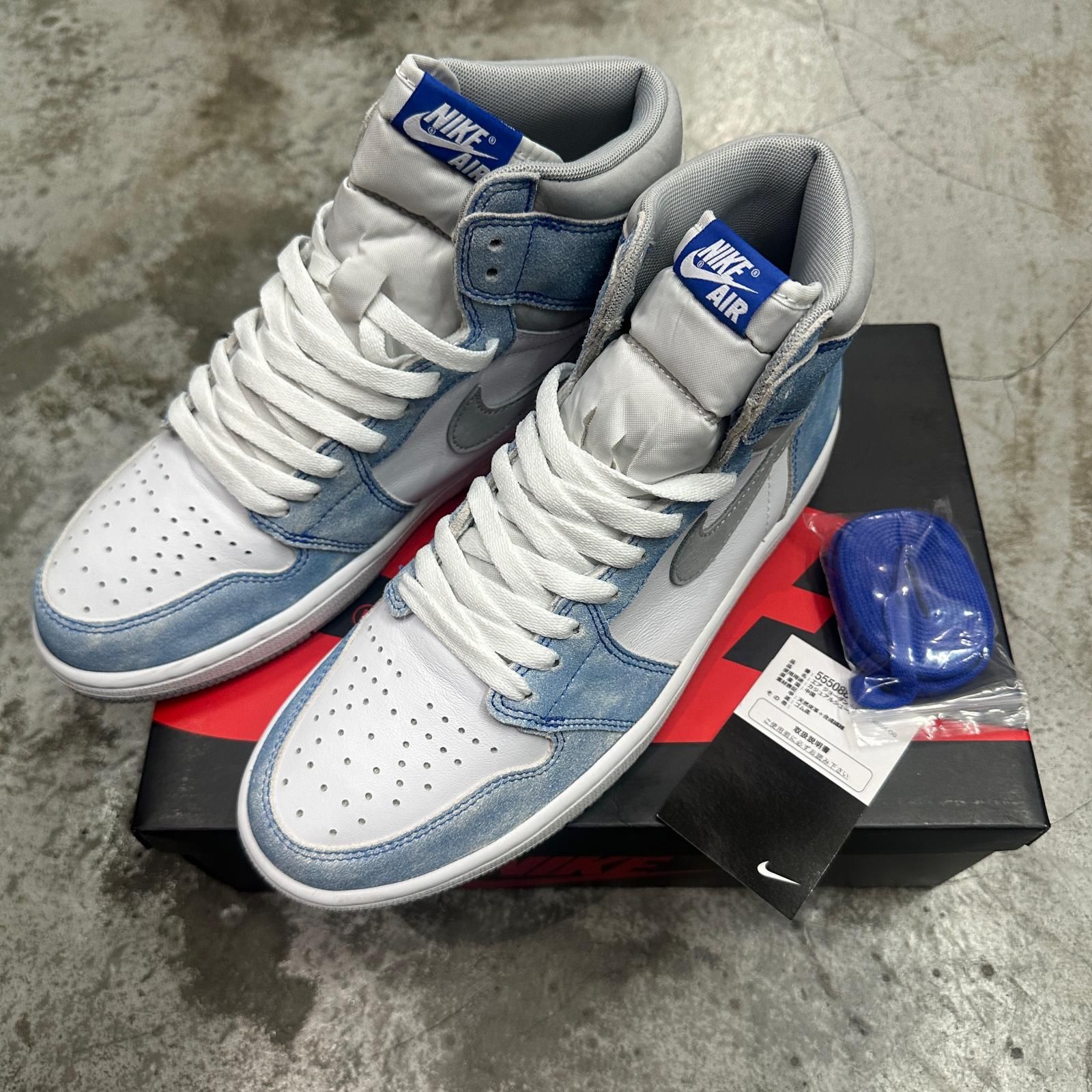 NIKE Air Jordan 1 High OG ジョーダン1 ハイパーロイヤル スニーカー ナイキ 555088-402 サックスブルー 27 27cm (15657M) NIKE Air Jordan 1 High OG ジョーダン1 ハイパーロイヤル スニーカー ナイキ 555088-402 サックスブルー 27 27cm (15657M)