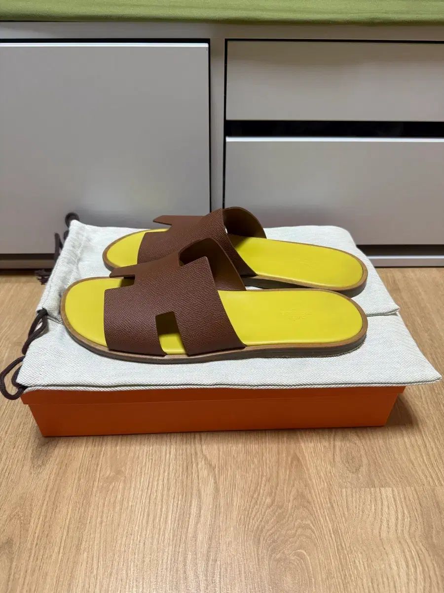 (ほぼ新品) エルメス イズミール スリッパ 44