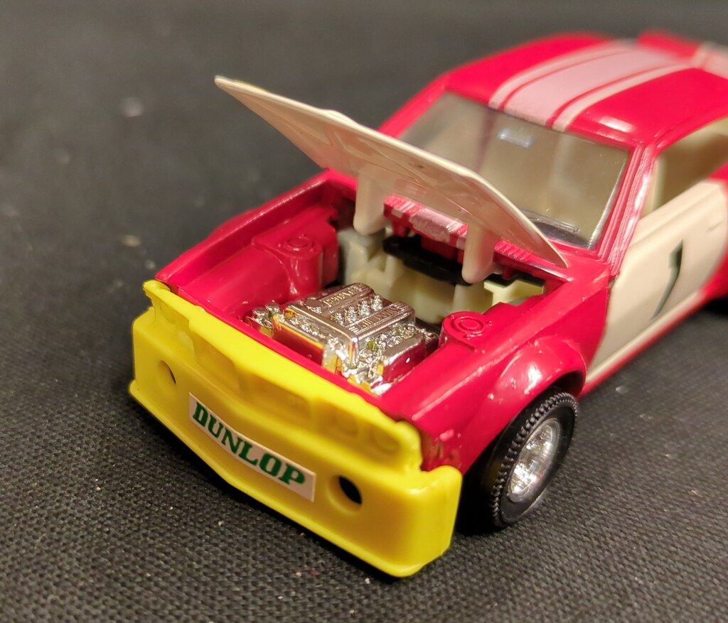 TOMY トミカダンディ 赤地に白のライン、ドアに1のナンバリング 三菱