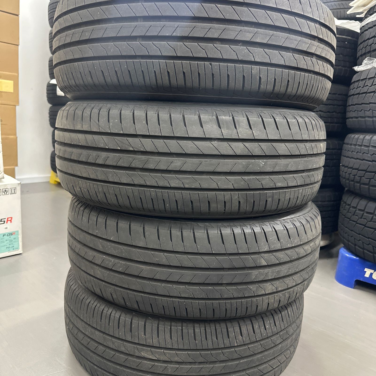 235/50R21 BRIDGESTONE ALENZA 001 4本セット 2025年製造 - メルカリ