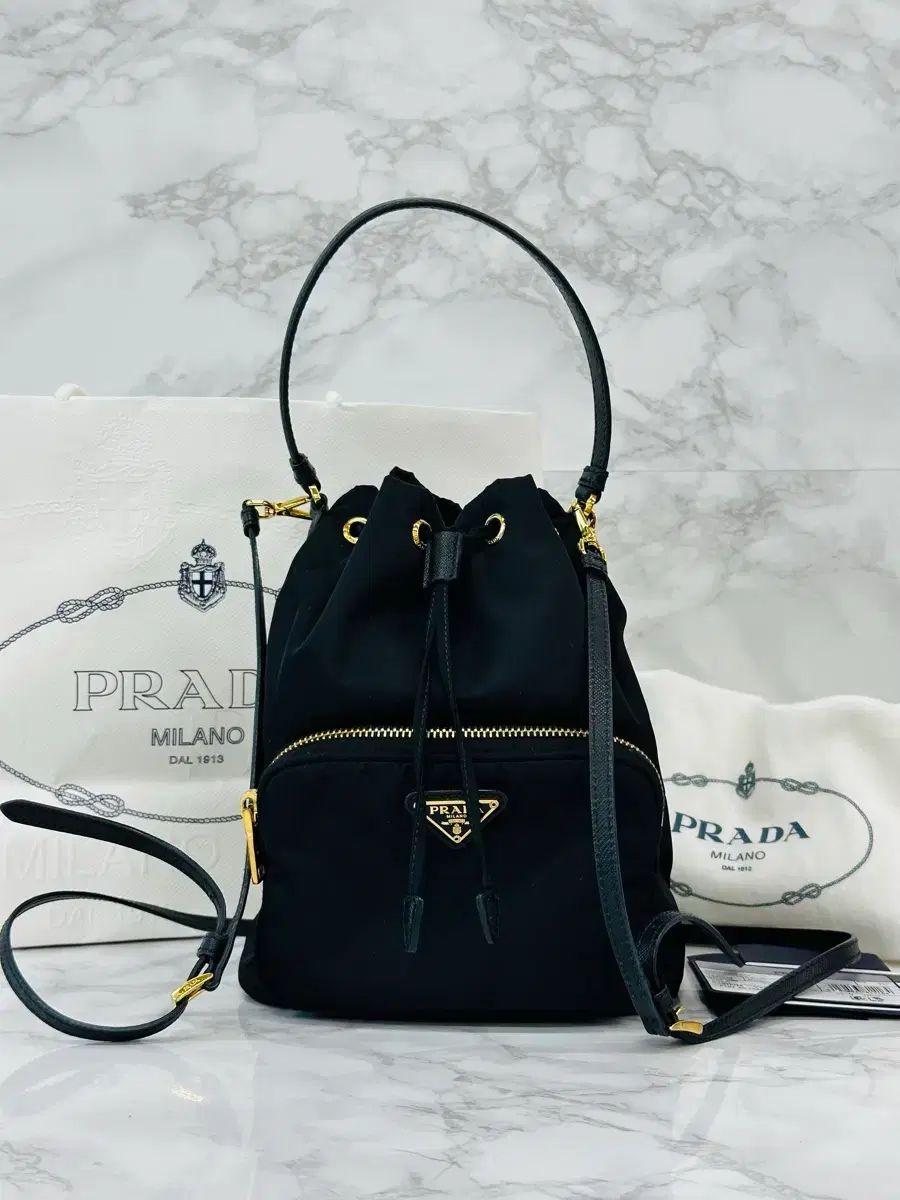 PRADA プラダ ブラック バケットバッグ + ストラップ お買い物バッグ