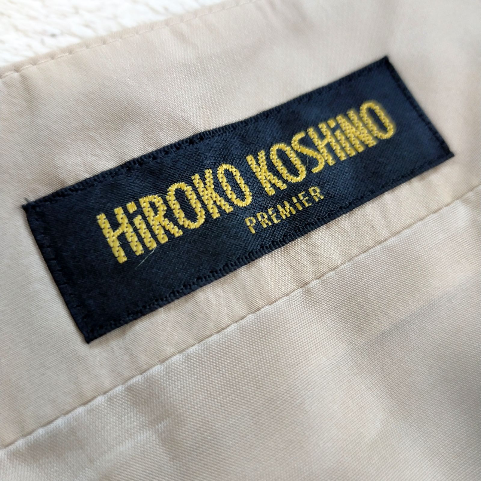 美品 高級ヒロココシノ プルミエ 刺繍の素敵な春夏セットアップ 11号