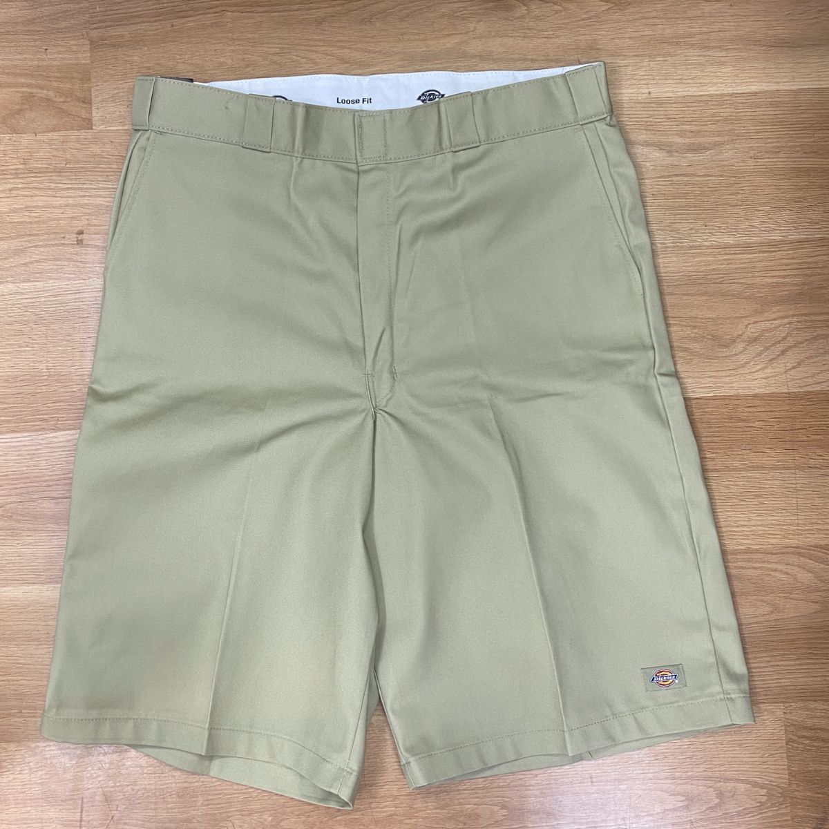 米国仕様 Dickies ディッキーズ 42283 Loose Fit ルーズフィット ショートパンツ カーキ (SJNS10)