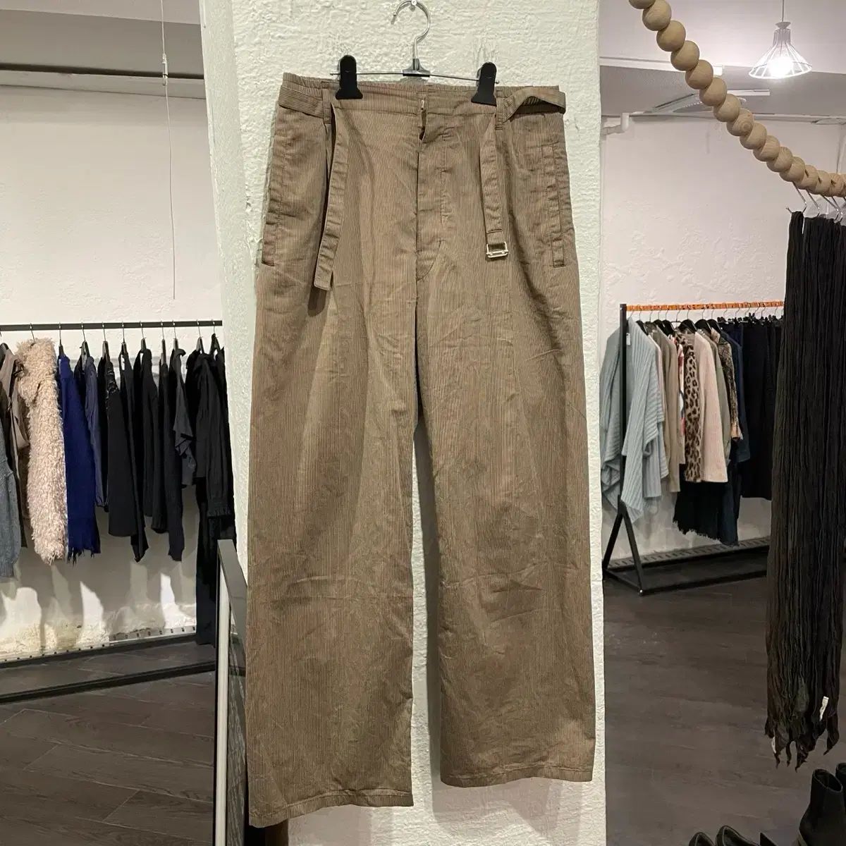 ルメール ピンストライプ ベルト付き パンツ