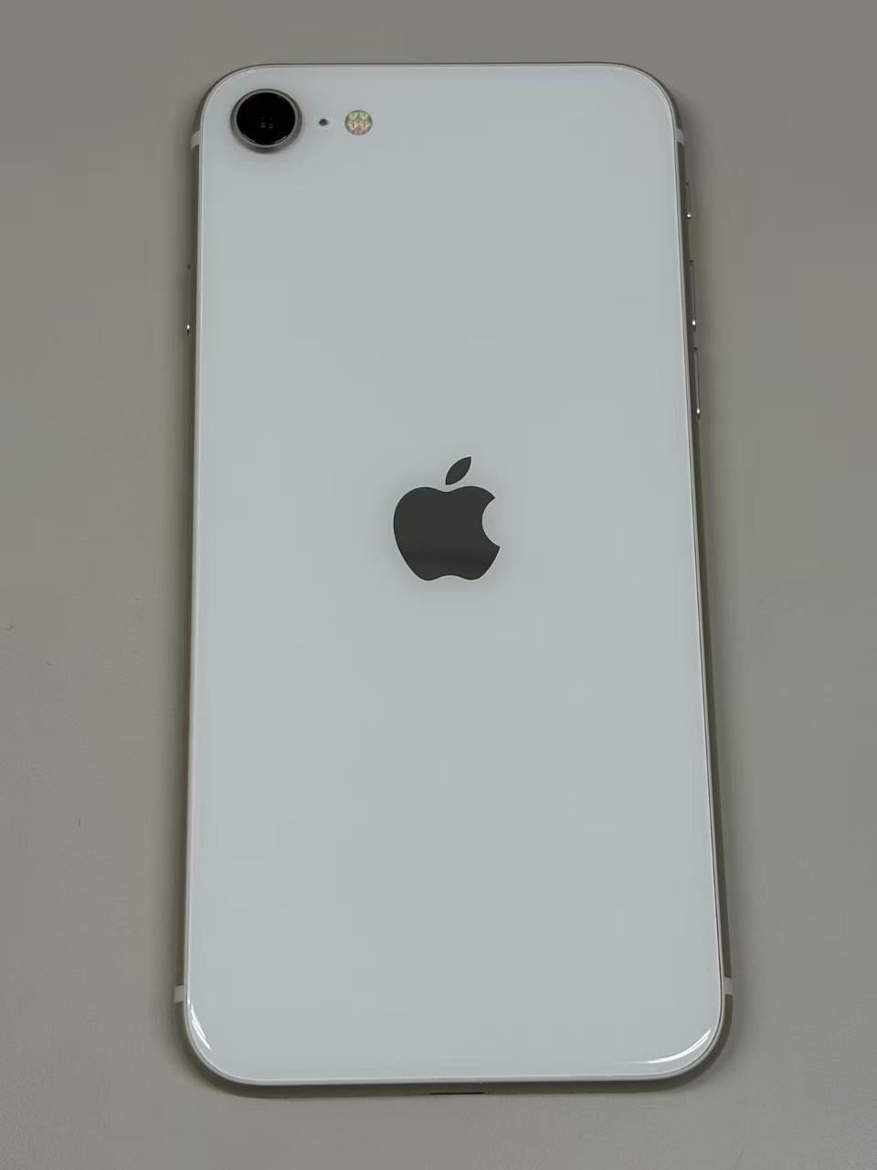 極美品 電池91%SIMフリー iPhone SE(第３世代) 64GB