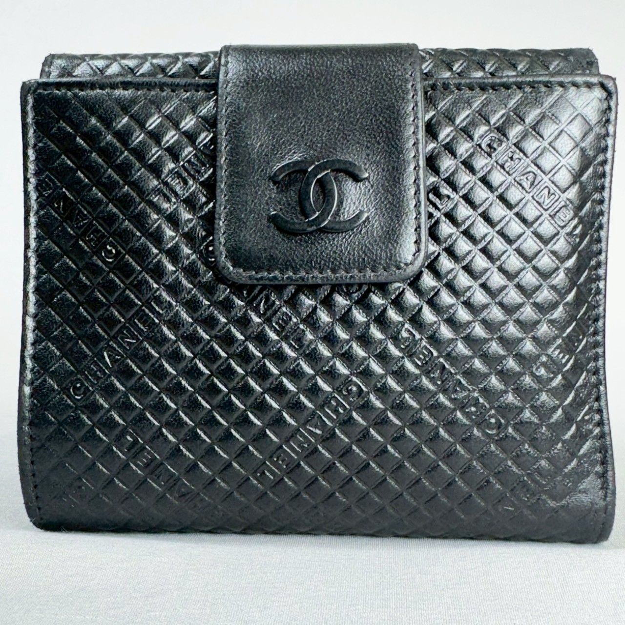 美品】CHANEL シャネル マイクロチョコバー Wホック コンパクト 二 美品】CHANEL シャネル マイクロチョコバー Wホック コンパクト 二