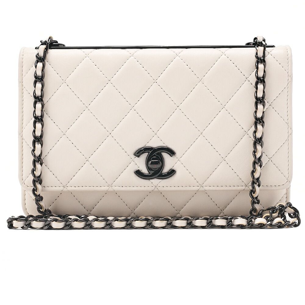 CHANEL シャネル　チェーンウォレット　トレンディCC 　マトラッセ 　ラムスキン　白　 ブラック金具　レディースバッグ　ブランド【中古】【送料無料】