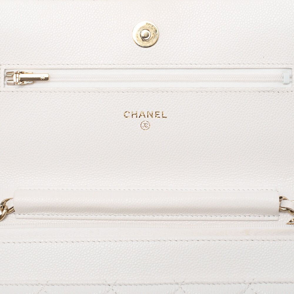 CHANEL シャネル マトラッセ チェーンウォレット キャビアスキン 白