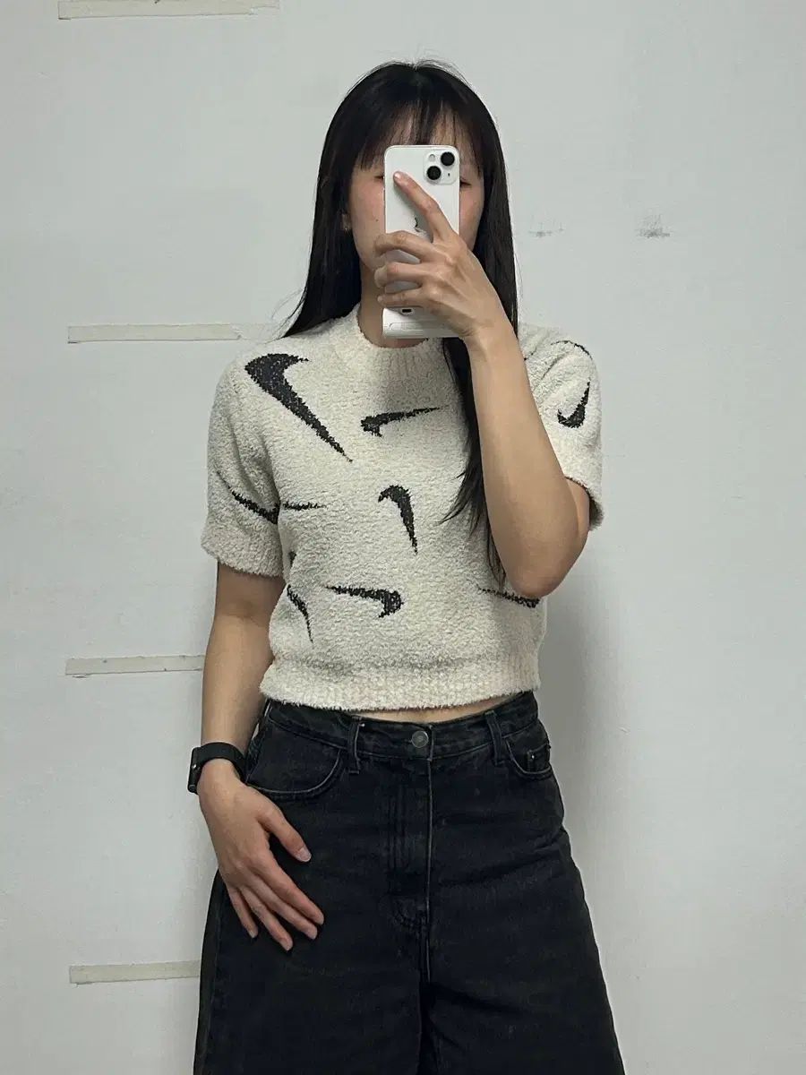 ナイキ NSW フェニックス コージー ブークレ クロップド ニット