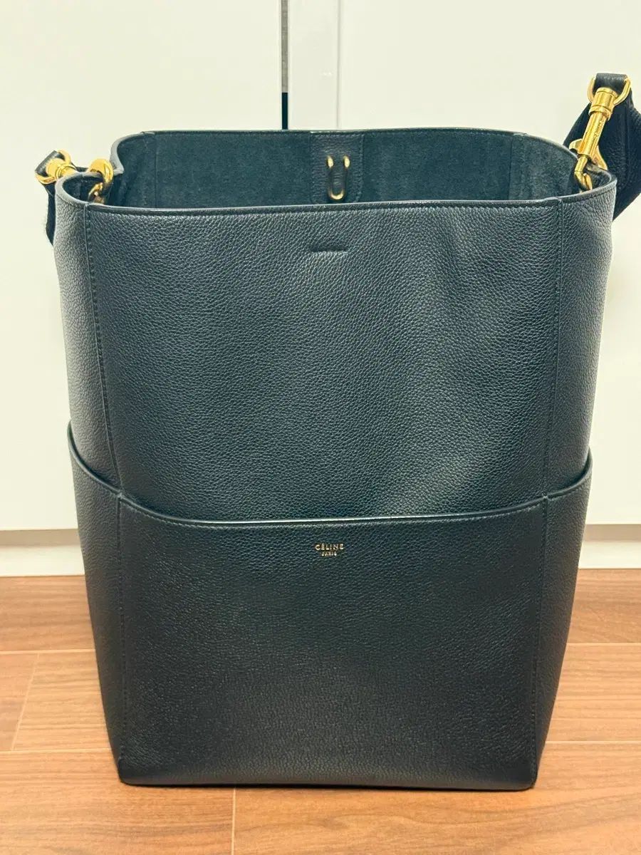 Celine セリーヌ サングルバッグ ミディ ブラック